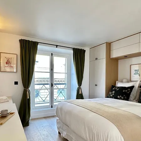 Saint Germain Des Pres - Premium With Lift For 8